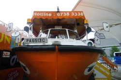 Keliling Singapura, Tapi Naik Mobil Amfibi