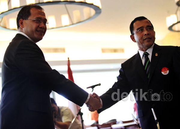 Ketum KONI Lantik Pengurus PB Pelti