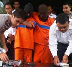 Pembobol Rumah Kosong Diganjar Timah Panas