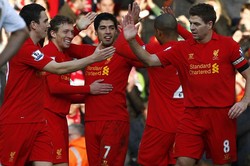 Liverpool kini berada di posisi ketujuh klasemen dengan 39 poin dari 27 laga mereka. Sementara itu Swansea di urutan ke-8 dengan 37 poin. Reuters/Darren Staples.