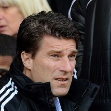 Swansea Kalah Telak, Laudrup Minta Maaf