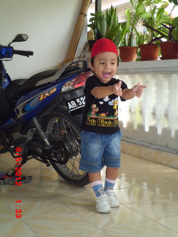 Giring Dikta Aryasatya, 3,3 Tahun, Lelaki