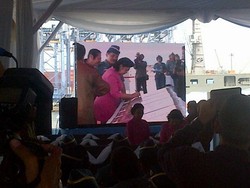 Ibu Ani Resmikan Rumah, Kapal, Mobil dan Motor Pintar di Priok