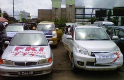  Gelar Demo, Buruh Parkir Mobil Pribadi di Depan Gerbang DPR