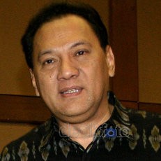 Kasus Hambalang, KPK Periksa Menkeu Agus Marto Hari Ini