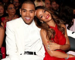 Pacari Chris Brown, Rihanna Sudah Dapat Restu dari Ayah