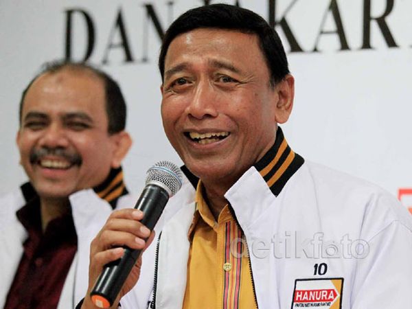 Hasil Survei Naik, Hanura Senang