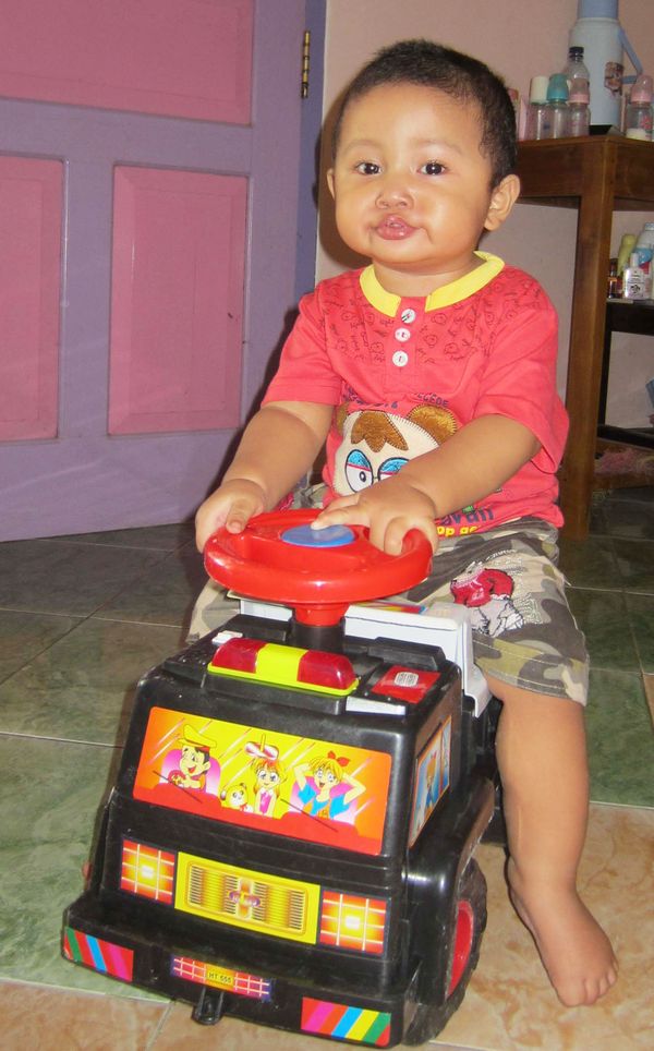 Rasheed Azlan Saputro, 1,5 Tahun, Lelaki