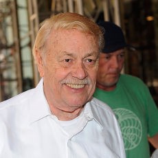 Pemilik Lakers Meninggal Dunia