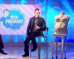 Kisah Pria yang Pakai Baju Seberat 15 Kg untuk Tahu Rasanya Hamil