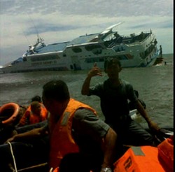 Haluan Bocor, KM Bahari Nyaris Tenggelam di Perairan Bone