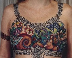 Dihapus Facebook, Foto Dada Wanita Bertato dapat Dukungan