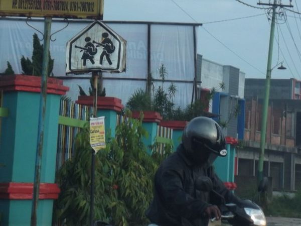 Rambu Penyeberangan untuk Gitaris