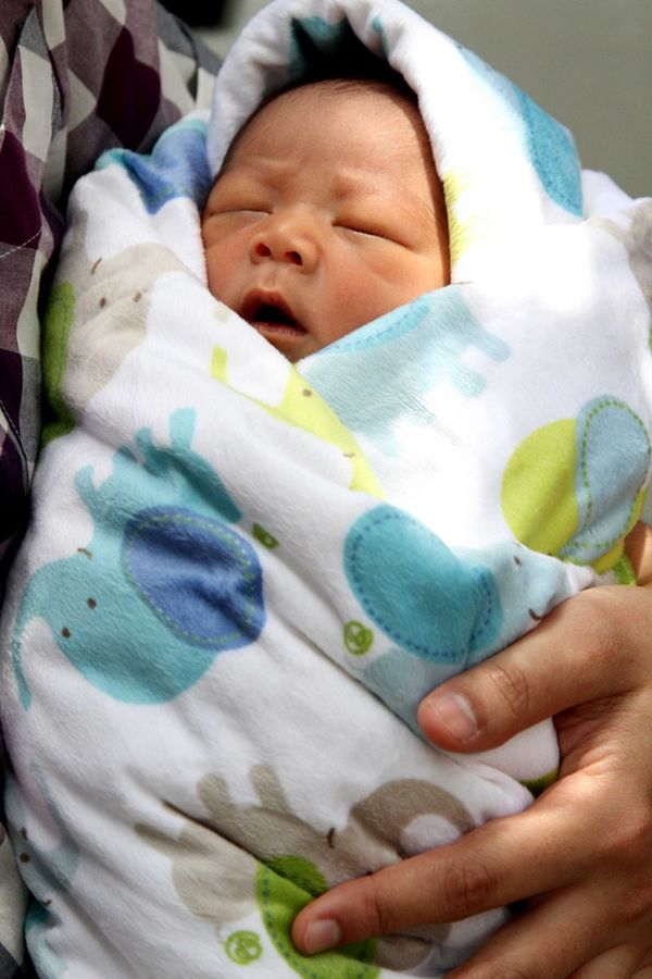 Alec Djuara Djoewarsa, 1,5 Bulan, Lelaki