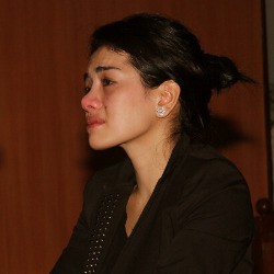 Kesal dengan Kesaksian Army, Nikita Mirzani Menangis