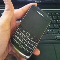 Ada Lubang di Koleksi Foto BlackBerry