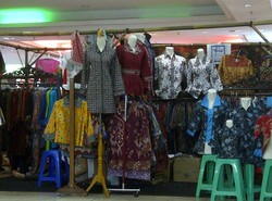 Industri Lokal Mati Kena Serbuan Celana Dalam Hingga Batik Impor 