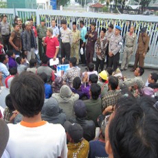 Warga Demo PT Nestle Tuntut Kompensasi dan Minta Dipekerjakan