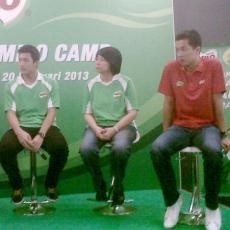 Menimba Ilmu Bulutangkis di Taufik Hidayat Arena