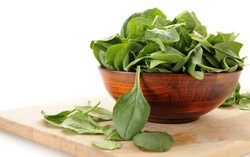 Makan Banyak Bayam, Gairah Seks Pria Jadi Makin Kuat