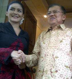 Ical Tak Permasalahkan JK Dukung Rieke