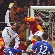 Drogba Tandai Comeback-nya di Eropa dengan Impresif