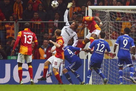 Drogba Tandai Comeback-nya di Eropa dengan Impresif