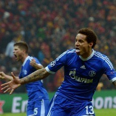 Schalke Pulang dengan Rasa Puas