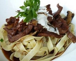 Hidangan Fettucine dengan Aneka Bumbu yang Menggiurkan