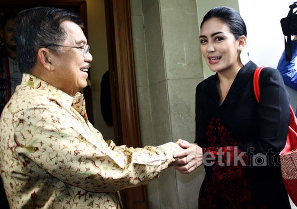 Jelang Pilgub Jabar, Rieke Temui JK