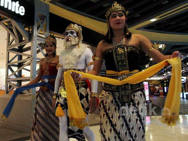 Hanoman Keliling Mall
