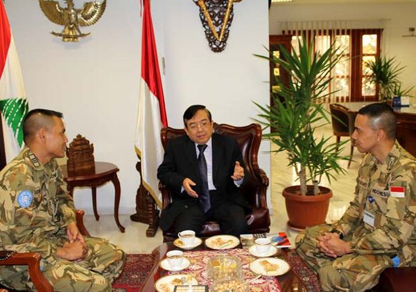 Komandan Indobatt Kunjungi Dubes RI untuk Libanon