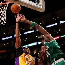 Lakers Bekap Celtics di Laga Emosional
