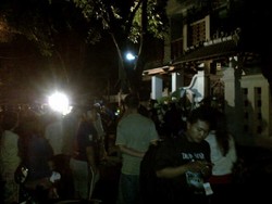 Jadi Tersangka, Rumah Anas Dikerumuni Warga