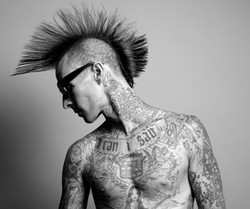 Promotor Soundwave Perang Kata-kata dengan Travis Barker di Twitter