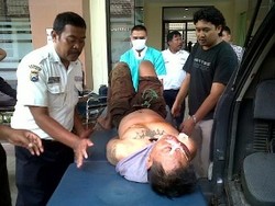 Disiram Bensin, Pencuri Motor Batal Dibakar Massa