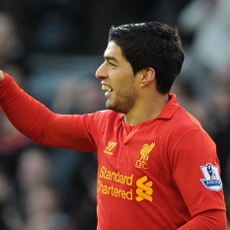 Gerrard: Musim Ini, Suarez Lebih Baik dari Pemain Manapun