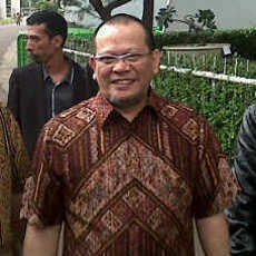 Jalan Kaki dari Markas KPSI, La Nyalla Mulai Berkantor di PSSI