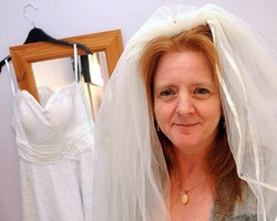  Wanita Ini Buka Lowongan Cari Mempelai Pria untuk Pesta Nikah April 2013