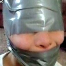 Lilitkan Selotip ke Kepala Anaknya, Ibu di AS Diadili