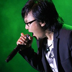 Siap Nyanyi Bareng Ari Lasso Malam Ini?