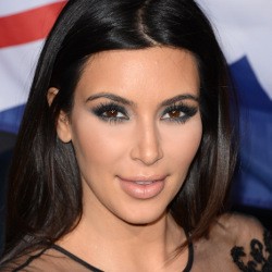 Kim Kardashian Tak Mau Gunakan Jasa Pengasuh