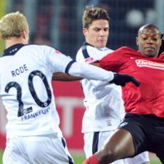 Freiburg-Frankfurt Berakhir Imbang Tanpa Gol