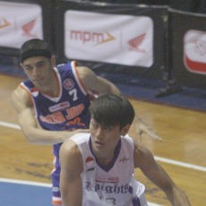 Pelita Kokohkan Posisi di Puncak