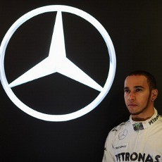 Hamilton Ingin Menang karena Kerja Keras, Bukan berkat Dewi Fortuna