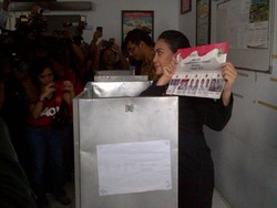 Sebelum Nyoblos, Rieke Sungkem Nenek