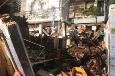 Ledakan Diduga untuk Efek Film Membuat 10 Orang Tewas & 3 Rumah Hancur 
