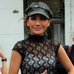 Gugat Cerai Suami, Tata Janeta Tuntut Hak Asuh Anak