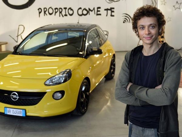 Valentino Rossi Duta Merek Mobil Valentino Rossi Duta Merek Mobil