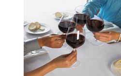 Konsumsi Red Wine Mampu Cegah Gangguan Pendengaran